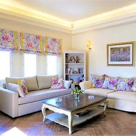 Beautiful House With Amazing Sea Views *